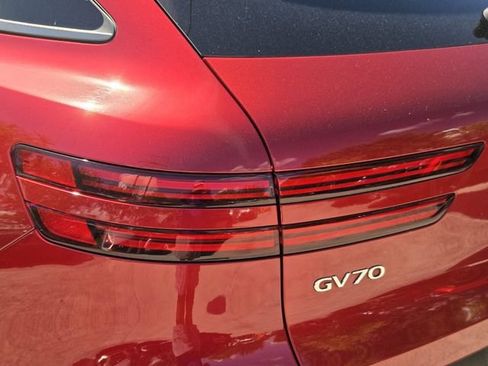 Used 2023 Genesis GV70 3.5T Sport w/ Sport Prestige Package AWD/4WD image 9