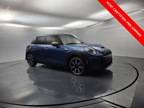 Used 2023 MINI Cooper S w/ Signature Upholstery Package image 2