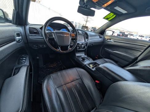 Used 2014 Chrysler 300 S image 6