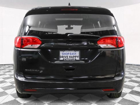 Used 2018 Chrysler Pacifica Limited w/ S Appearance Package image 21
