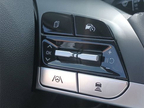 Certified 2024 Hyundai Elantra SEL w/ Convenience Package image 28