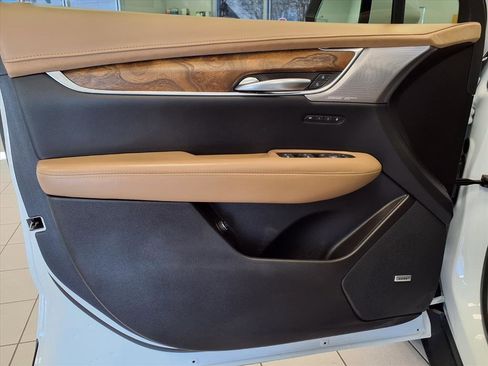 Certified 2023 Cadillac XT5 Sportv w/ Platinum Package image 22