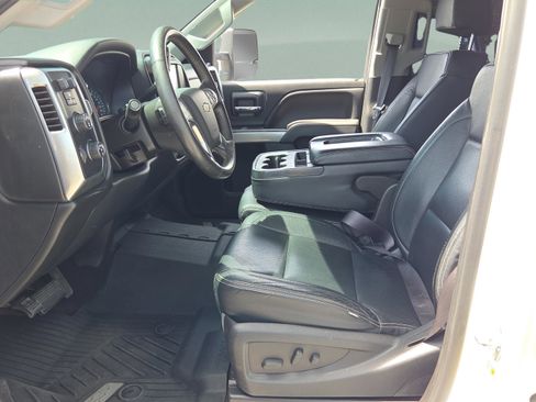 Used 2017 Chevrolet Silverado 2500 LT w/ LT Fleet Convenience Package AWD/4WD image 9