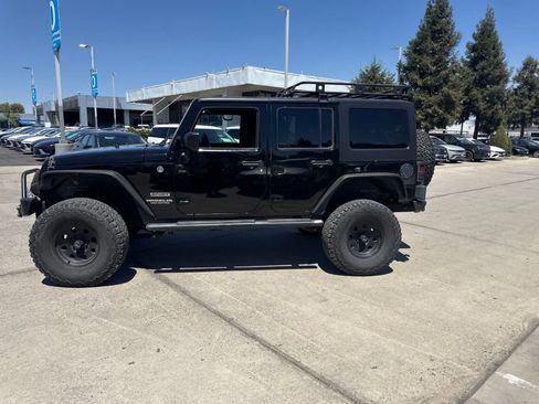 Used 2015 Jeep Wrangler Unlimited Sport w/ Quick Order Package 24S AWD/4WD image 8