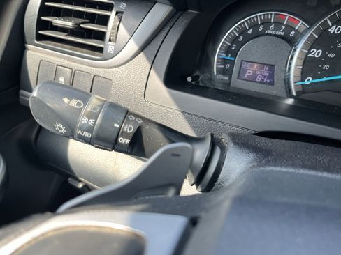 Used 2014 Toyota Camry SE w/ Moonroof Package image 13