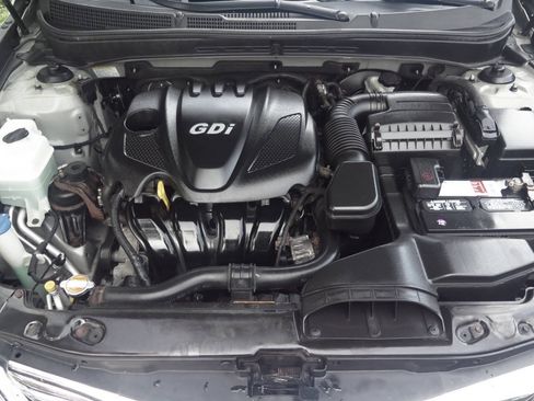 Used 2011 Hyundai Sonata SE FWD image 11