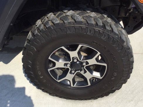 Used 2018 Jeep Wrangler Unlimited Rubicon AWD/4WD image 11