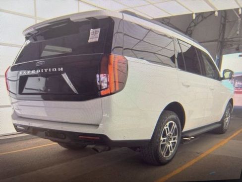Used 2025 Ford Expedition Active image 2