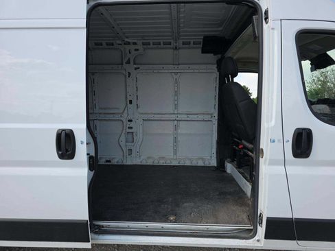 Used 2023 RAM ProMaster 2500 FWD image 8