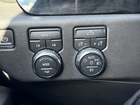 Used 2024 GMC Sierra 1500 Elevation image 21