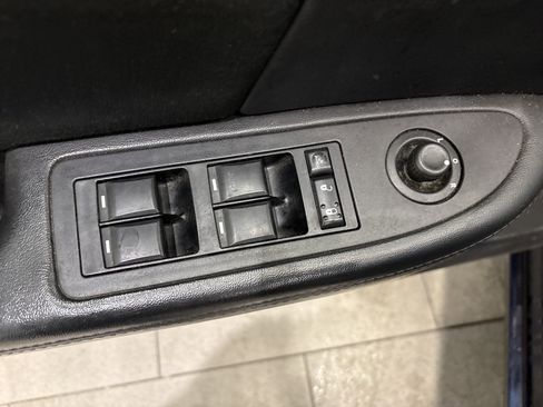 Used 2011 Chrysler 200 Touring w/ Cold Weather Group image 9