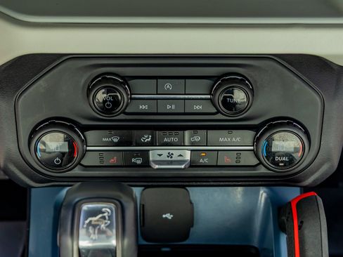 Used 2023 Ford Bronco Heritage Edition image 26