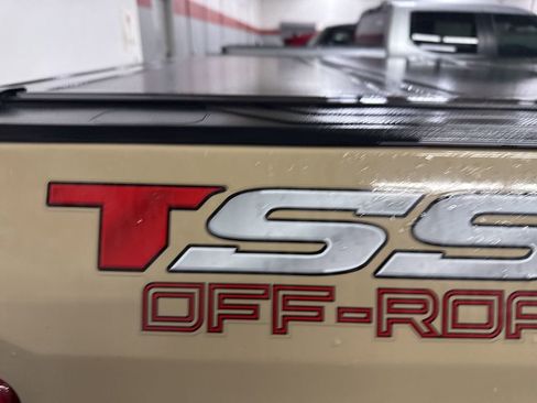 Used 2017 Toyota Tundra SR5 image 9