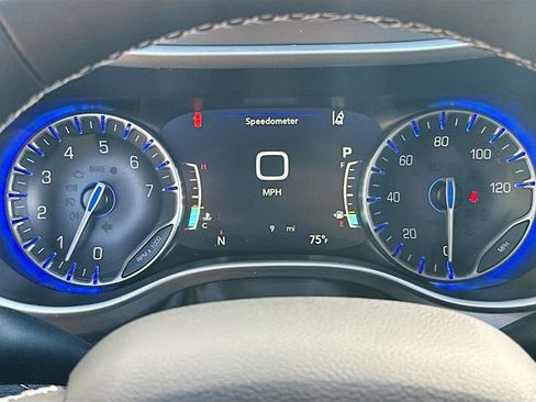 New 2026 Chrysler Pacifica Select image 13