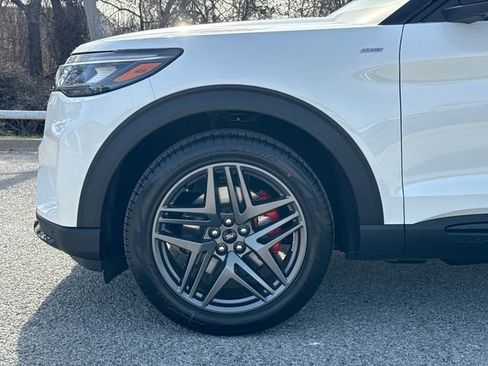 New 2026 Ford Explorer ST-Line w/ ST-Line Street Pack RWD image 5