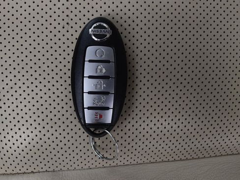 Used 2015 Nissan Murano Platinum w/ Platinum Technology Package FWD image 32