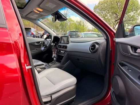 Used 2021 Hyundai Kona Limited AWD/4WD image 3