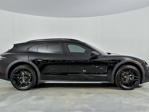 Used 2022 Porsche Taycan 4 Cross Turismo w/ Premium Package AWD/4WD image 14