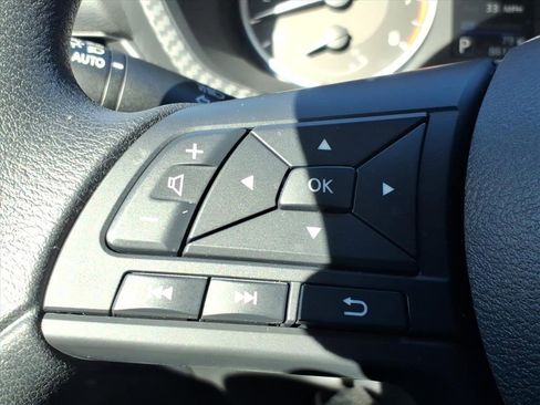 Used 2025 Nissan Sentra S image 13