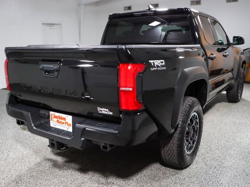Used 2024 Toyota Tacoma TRD Off-Road AWD/4WD image 7
