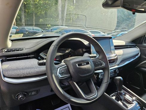 Used 2022 Jeep Compass Latitude w/ Sun and Sound Group image 13