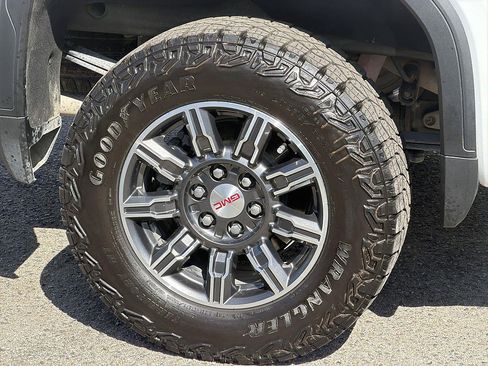 Used 2025 GMC Sierra 1500 AT4 AWD/4WD image 32