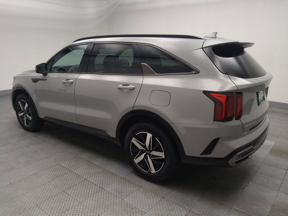 Used 2023 Kia Sorento EX w/ Panoramic Sunroof Package FWD image 3