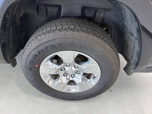 Used 2025 RAM 1500 Big Horn AWD/4WD image 9