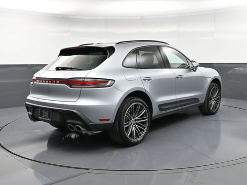 Certified 2026 Porsche Macan AWD/4WD image 8