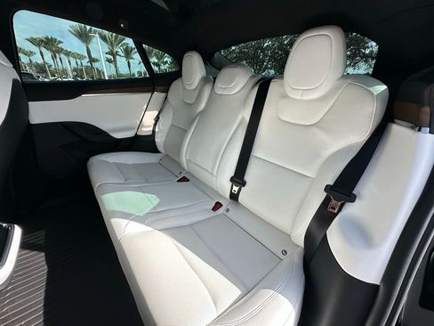 Used 2022 Tesla Model S image 29