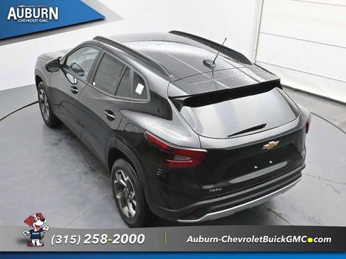 New 2026 Chevrolet Trax LT image 27