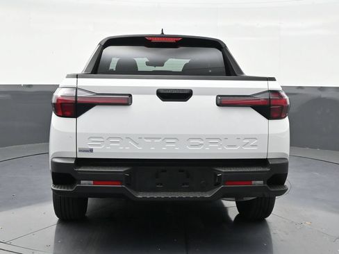 Used 2026 Hyundai Santa Cruz SE FWD image 4