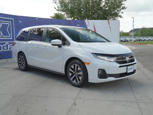 New 2026 Honda Odyssey EX-L image 3