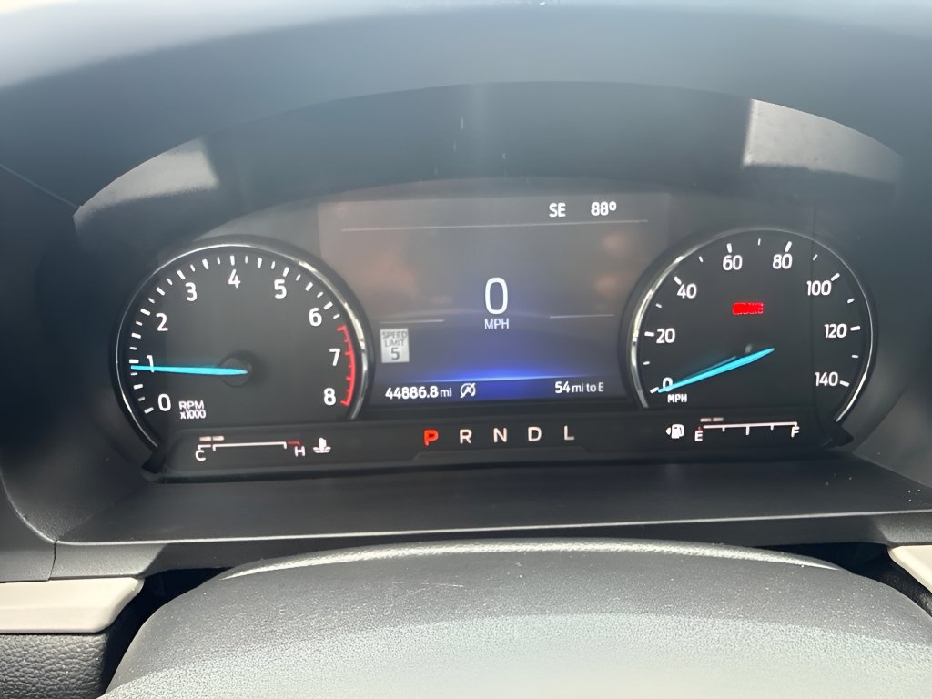 Used 2024 Ford Explorer XLT w/ Equipment Group 202A AWD/4WD image 17