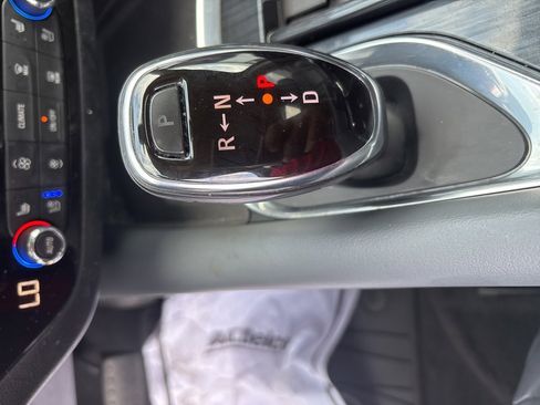 Used 2019 Buick Enclave Premium w/ Experience Buick Package image 19