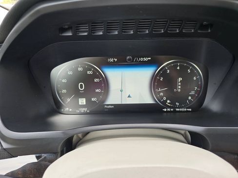 Used 2017 Volvo XC90 T6 Momentum w/ Vision Package AWD/4WD image 28