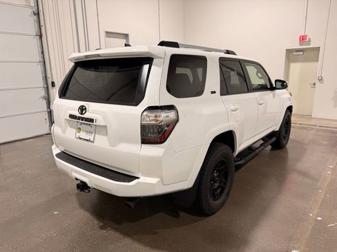 Used 2022 Toyota 4Runner SR5 Premium w/ Moonroof Package image 5