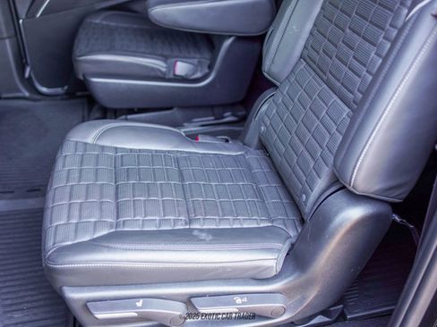 Used 2023 Cadillac Escalade ESV Sport Platinum image 50