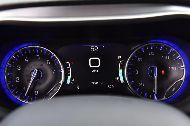 Used 2023 Chrysler Pacifica Touring-L w/ S Appearance Package FWD image 12