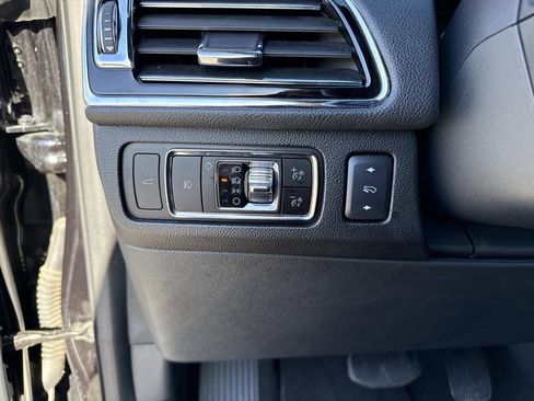 Used 2024 Lincoln Navigator L Premiere image 12