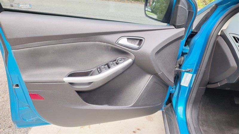 Used 2014 Ford Focus SE w/ Equipment Group 201A FWD image 10