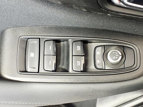 Used 2025 Subaru Outback Premium AWD/4WD image 10