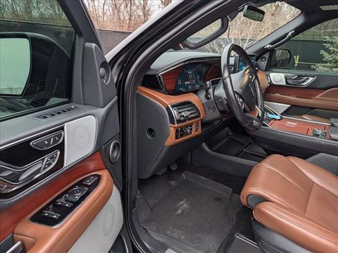 Certified 2023 Lincoln Navigator L Reserve image 33