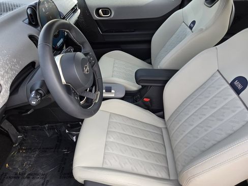 Used 2026 MINI Cooper 2-Door Hardtop FWD image 14