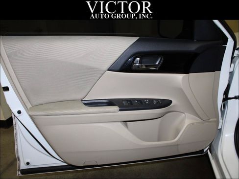 Used 2017 Honda Accord LX image 15