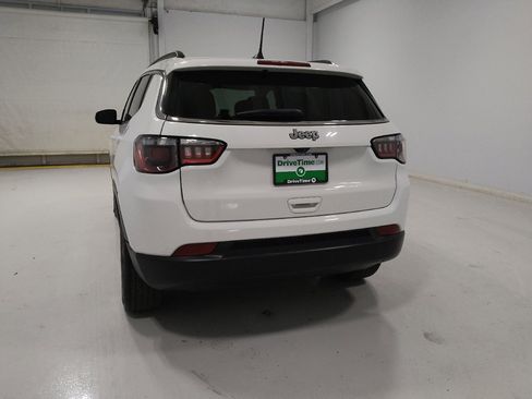 Used 2022 Jeep Compass Latitude FWD image 6