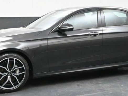 Used 2023 Mercedes-Benz E 350 4MATIC Sedan image 1