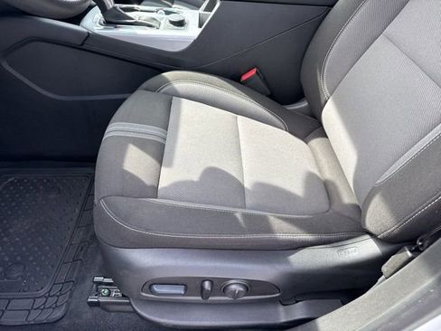 Used 2023 Chevrolet Blazer LT image 10