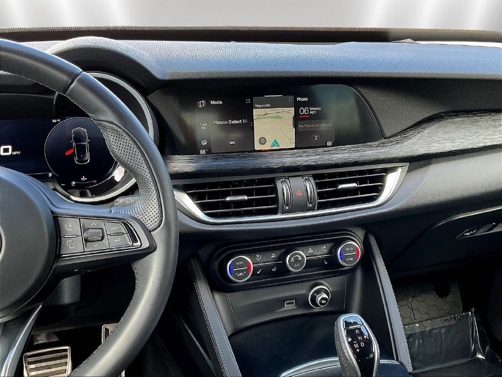 Used 2024 Alfa Romeo Stelvio Sprint AWD/4WD image 9