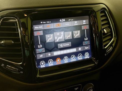 Used 2017 Jeep Compass Limited w/ Safe & Security Group image 17